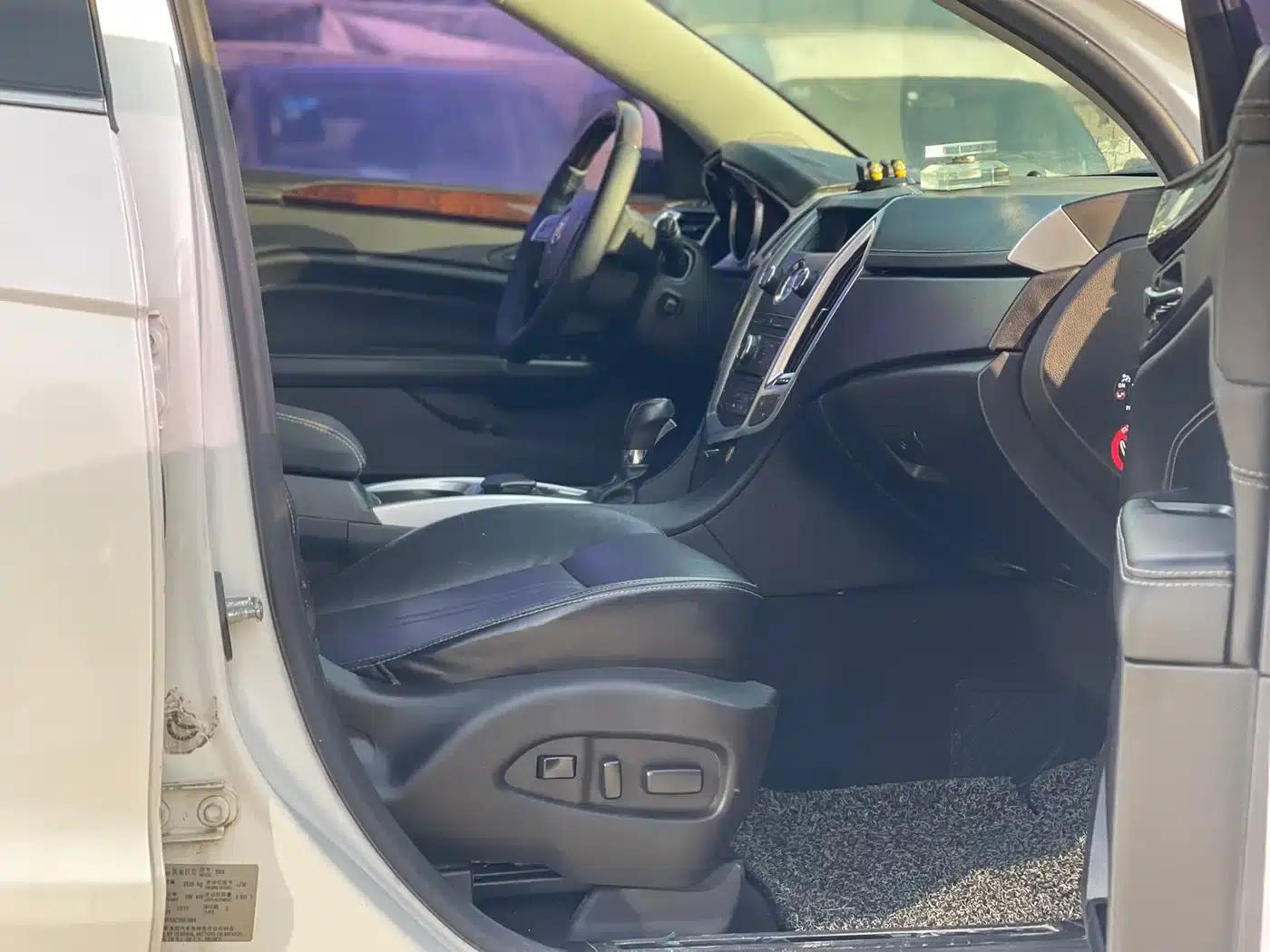 2012 Cadillac SRX 3.0L Luxury — миниатюра 9