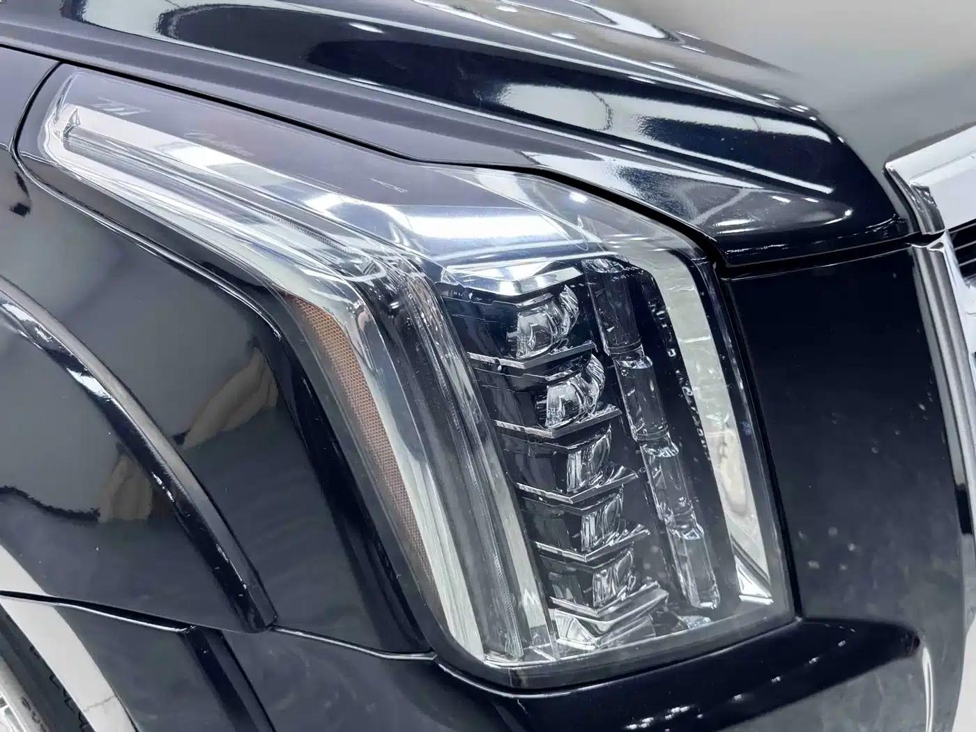 2017 Cadillac Escalade 6.2L US Spec — миниатюра 11