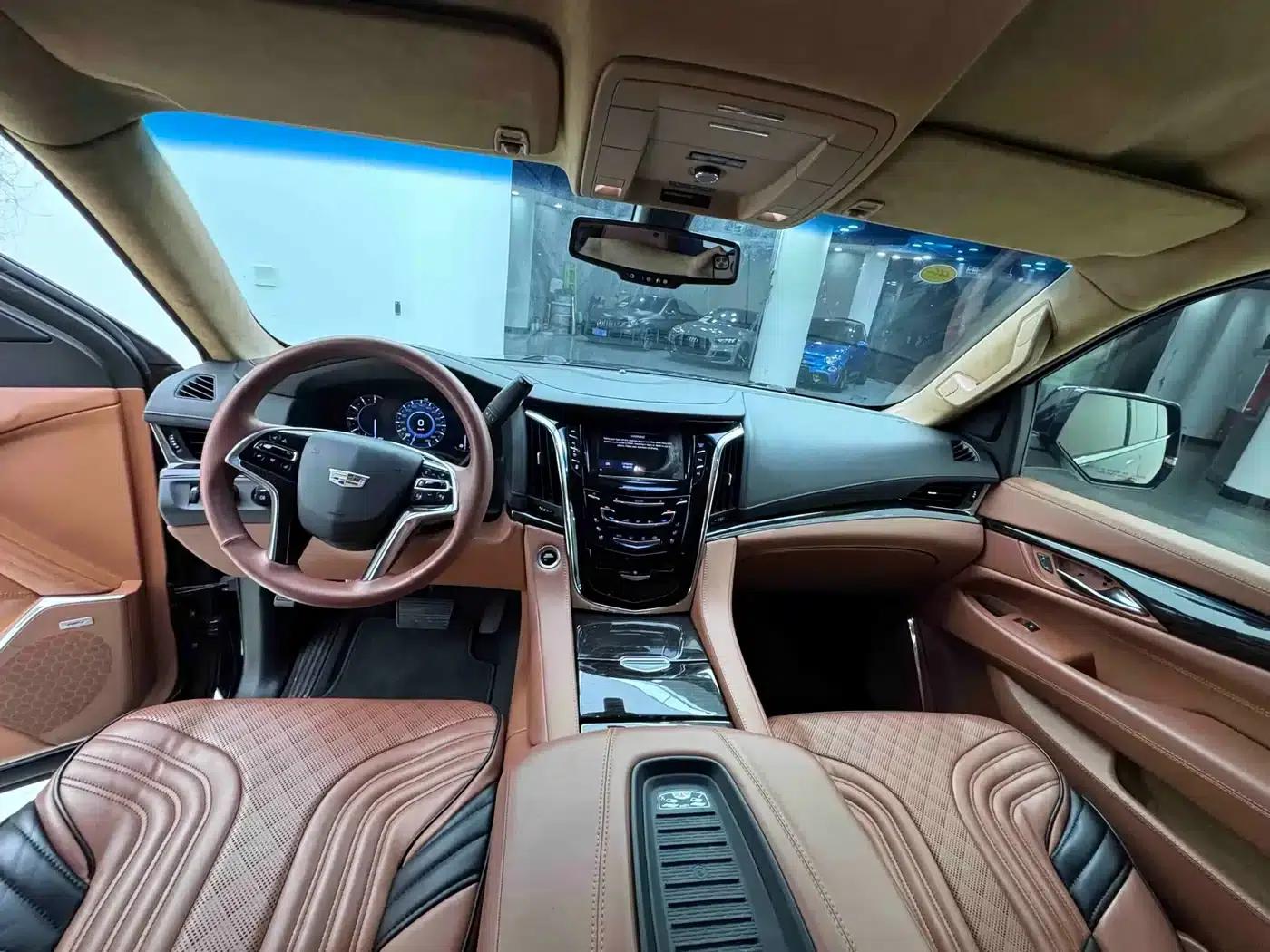2017 Cadillac Escalade 6.2L US Spec — миниатюра 18