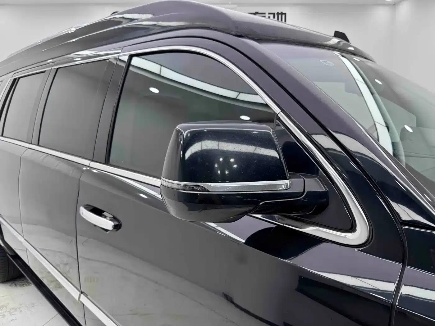 2017 Cadillac Escalade 6.2L US Spec — миниатюра 9