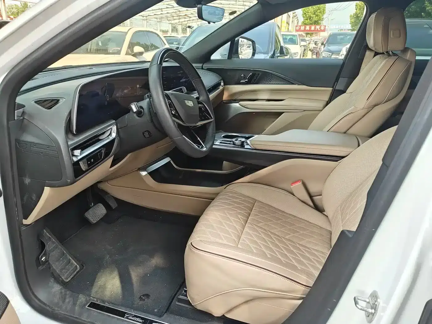iQ Ruige 2022 Rear-Wheel Drive Long-Range Premium Edition — миниатюра 5