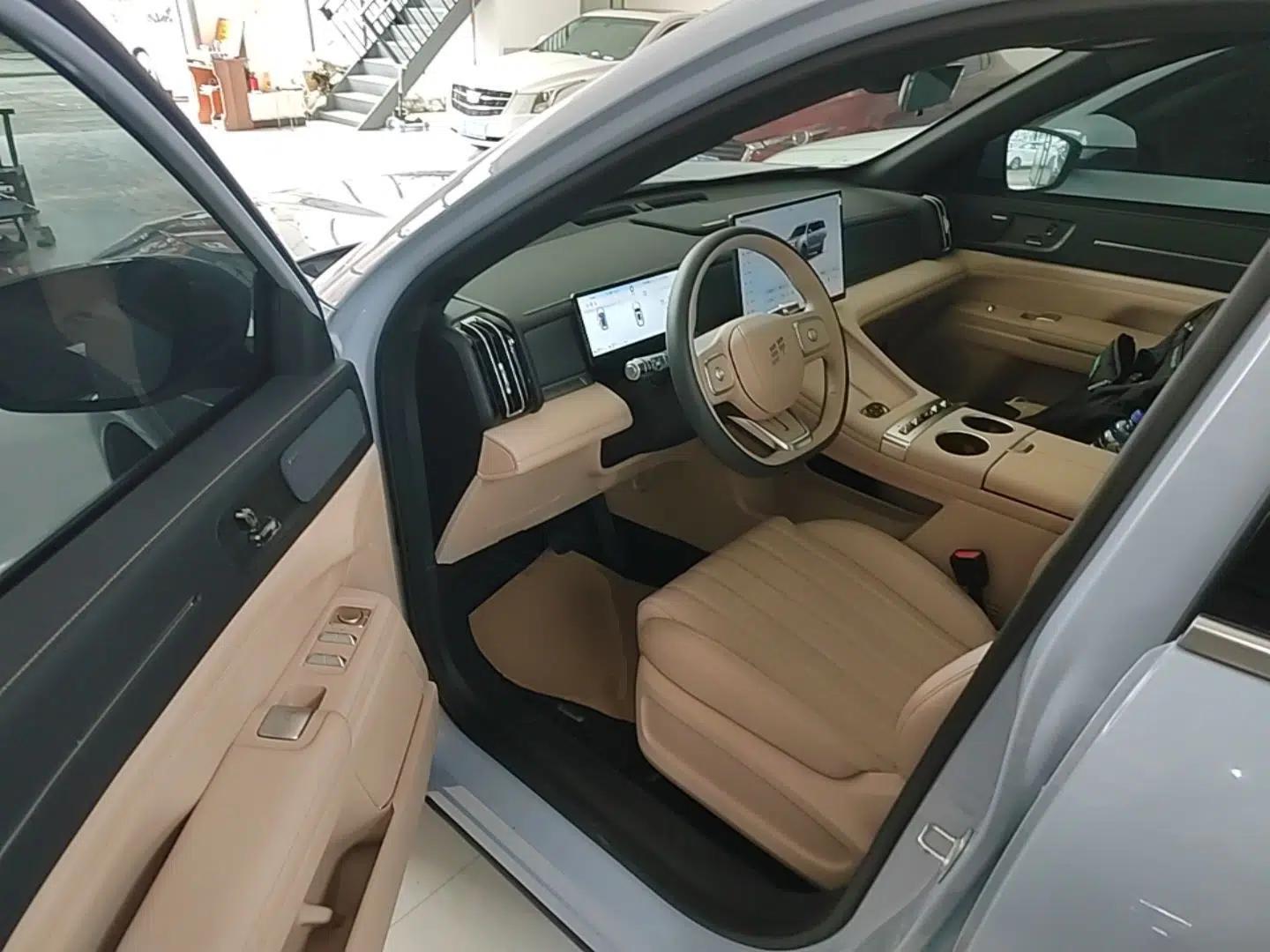 JETOUR Shanhai L7 Plus 2025 Model 121km Comfort 5-seater — миниатюра 18