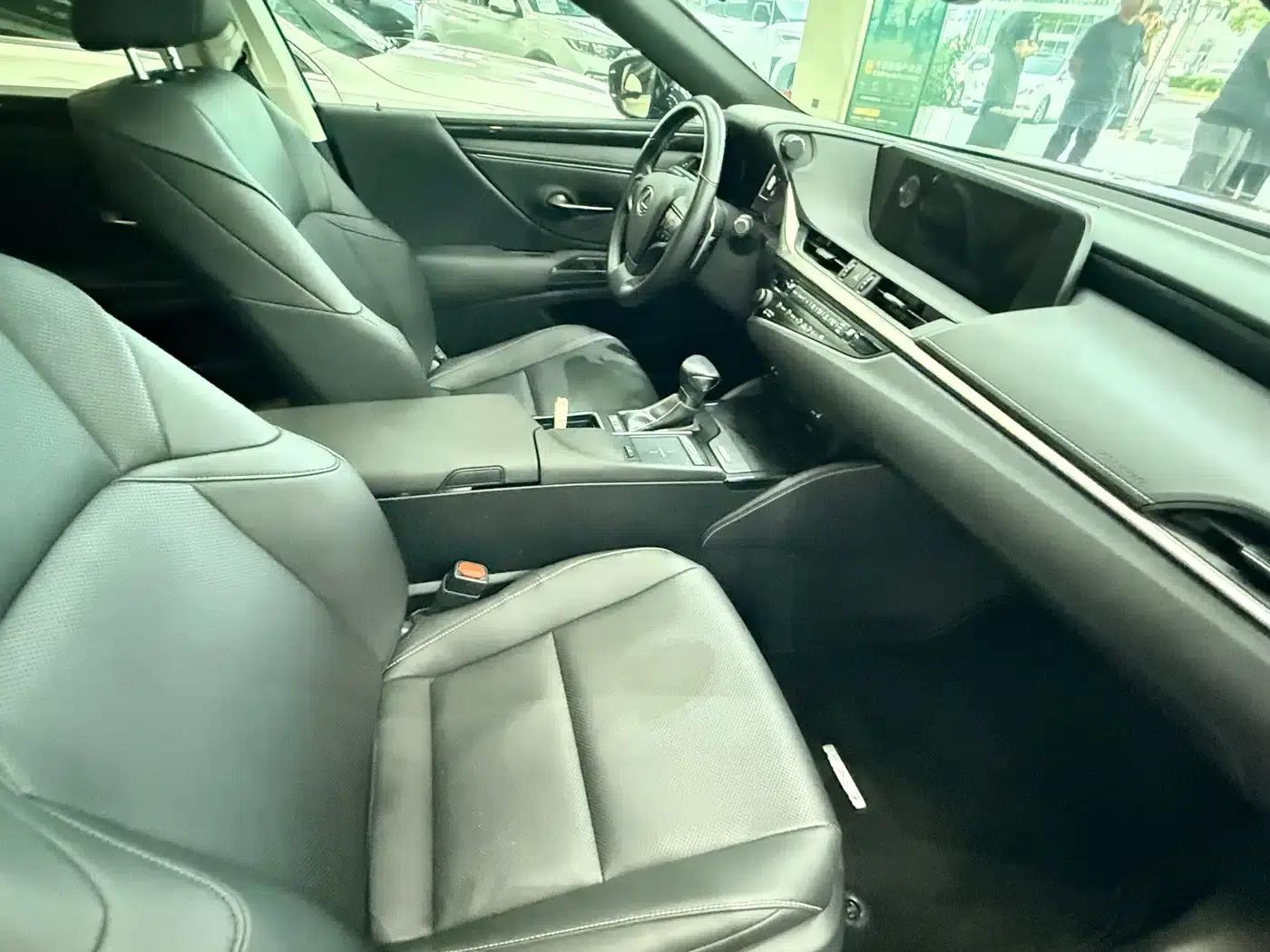 Lexus ES 2020 200 Excellence Edition — миниатюра 9