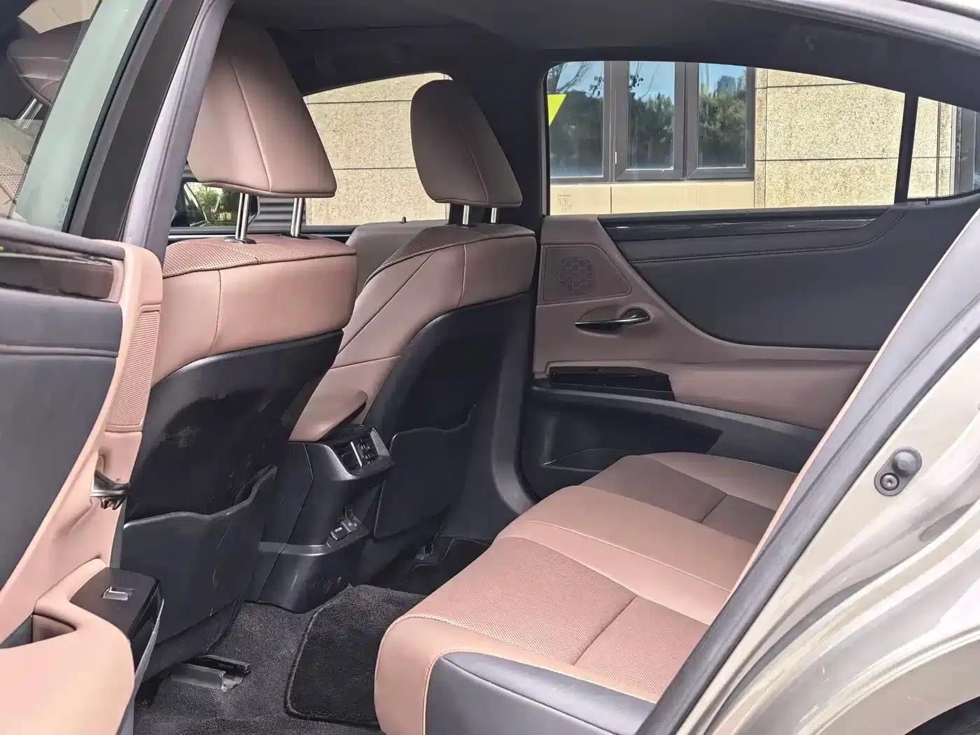 Lexus ES 2023 200 Premium Edition — миниатюра 11