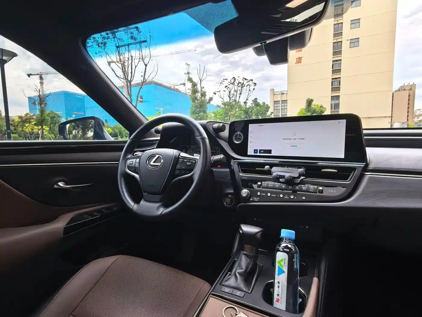 Lexus ES 2023 200 Premium Edition — миниатюра 15