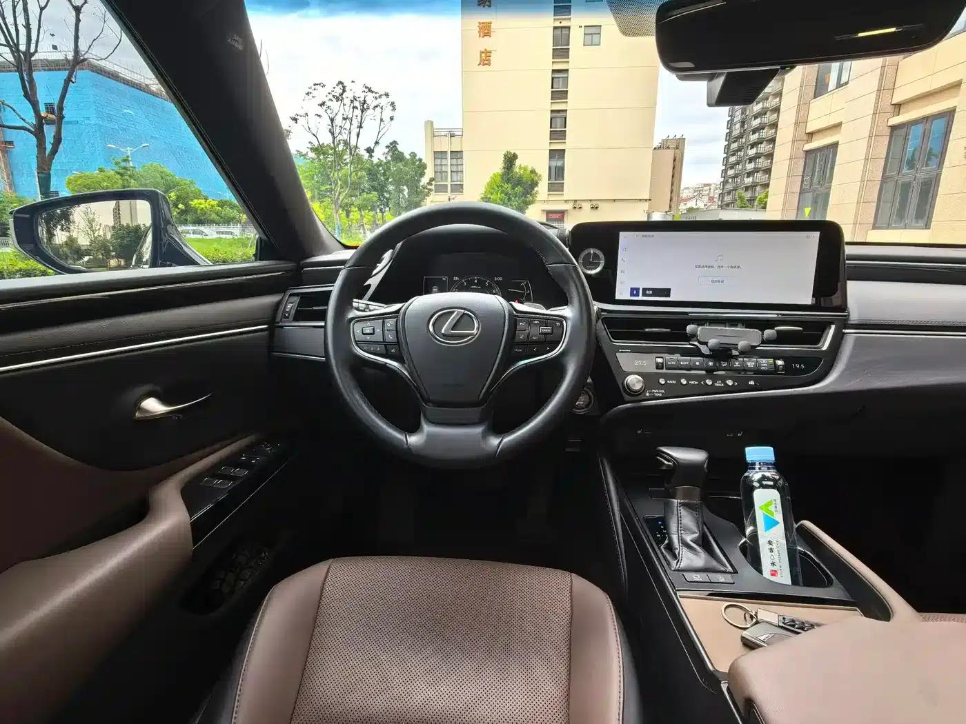 Lexus ES 2023 200 Premium Edition — миниатюра 16