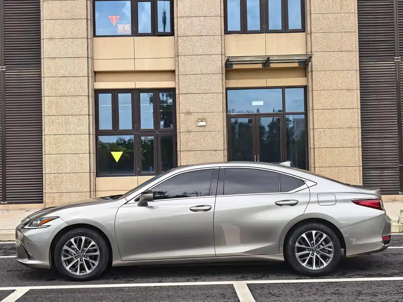 Lexus ES 2023 200 Premium Edition — миниатюра 8