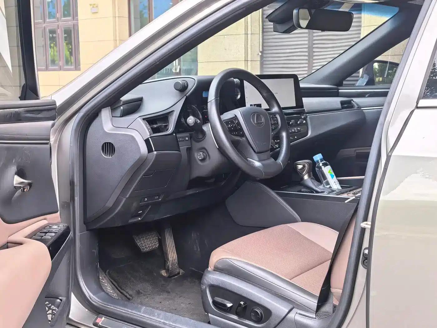 Lexus ES 2023 200 Premium Edition — миниатюра 10