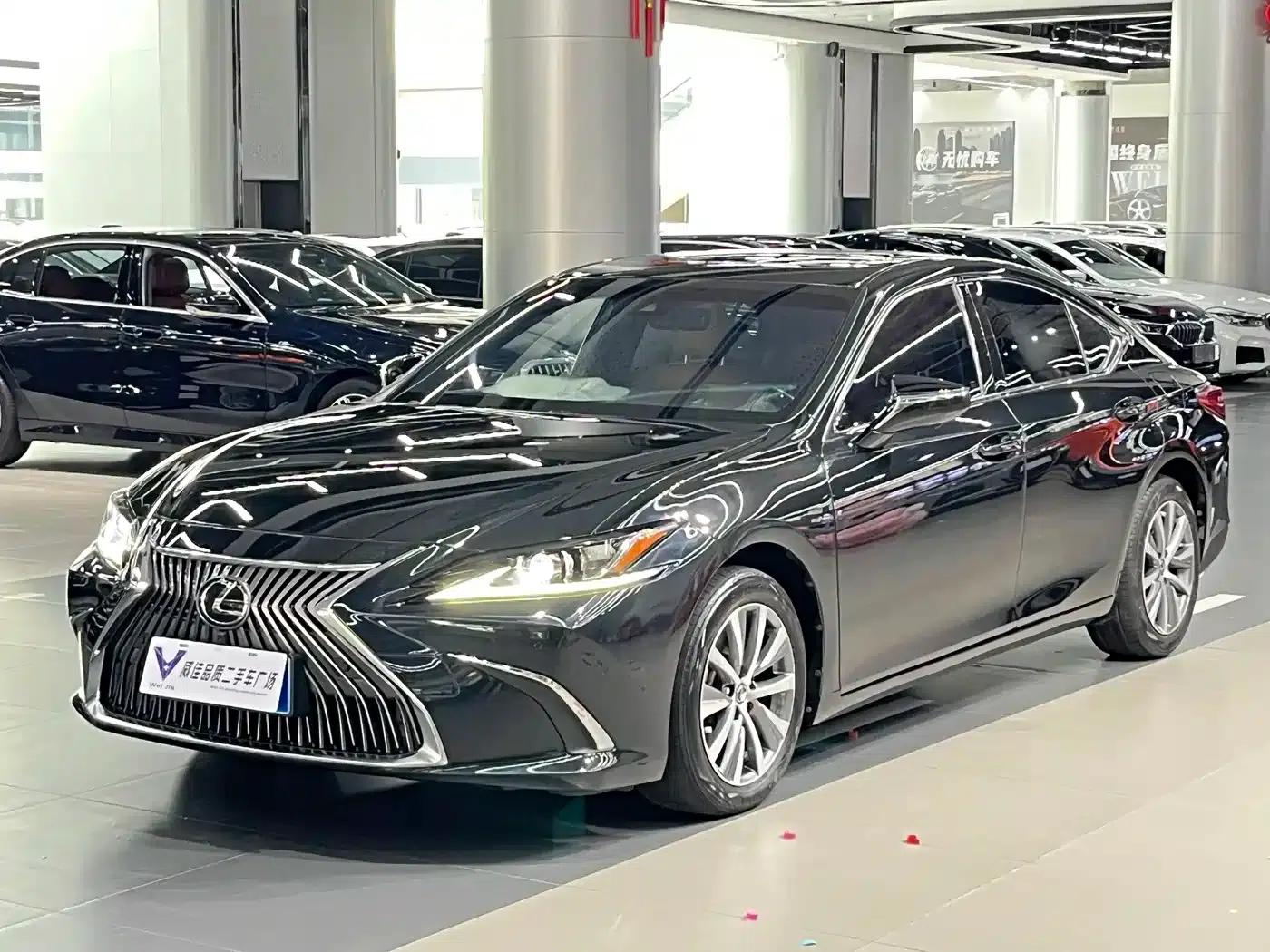 Lexus ES 2020 200 Excellence Edition — миниатюра 1