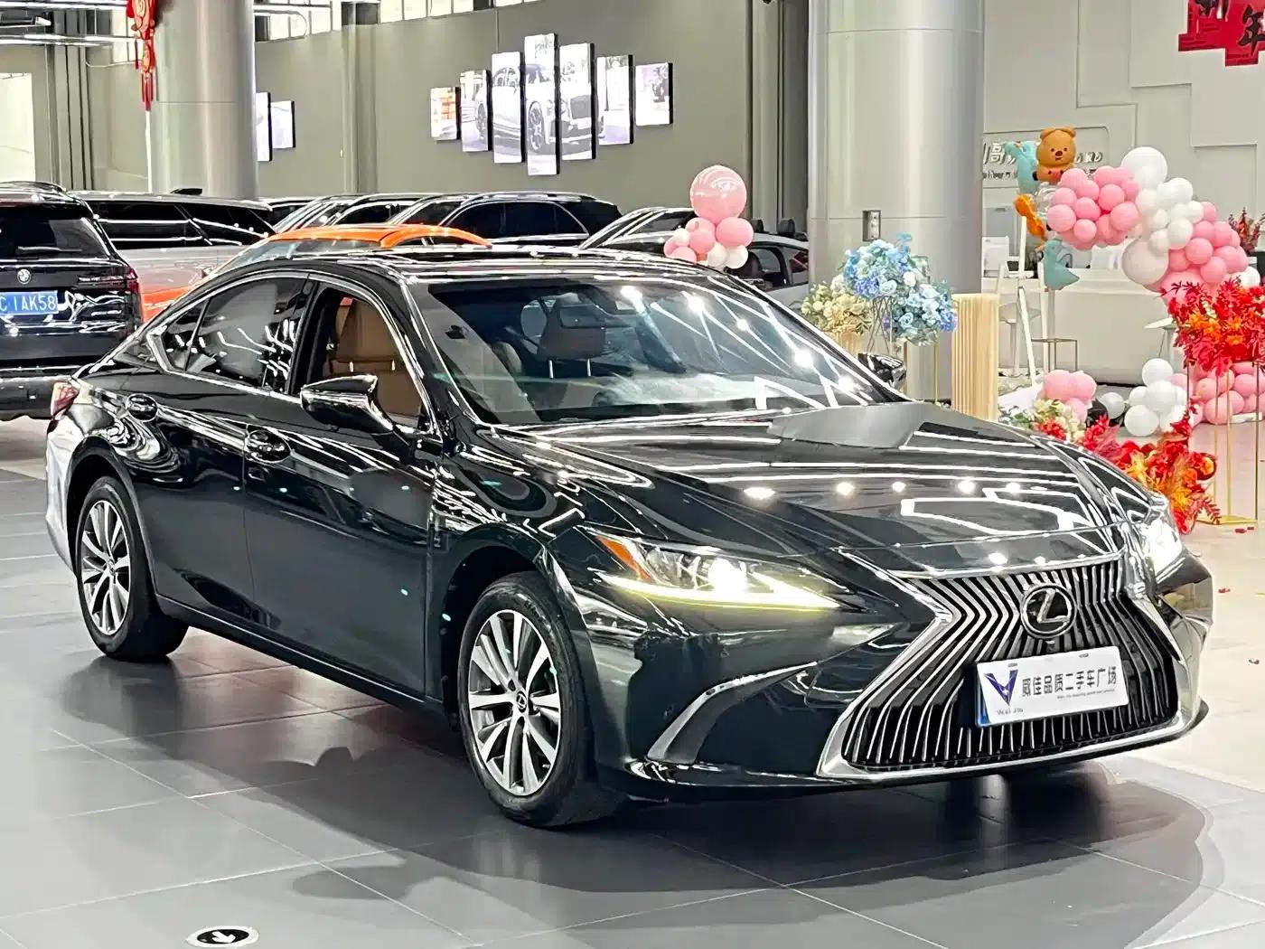 Lexus ES 2020 200 Excellence Edition — миниатюра 3