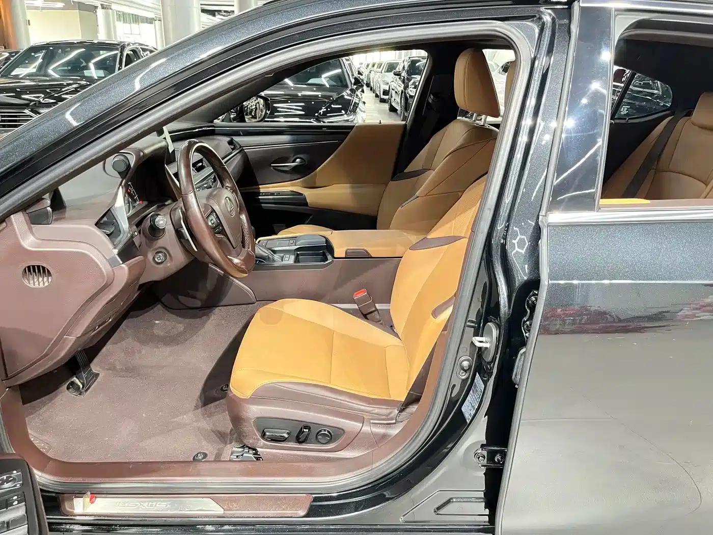 Lexus ES 2020 200 Excellence Edition — миниатюра 4