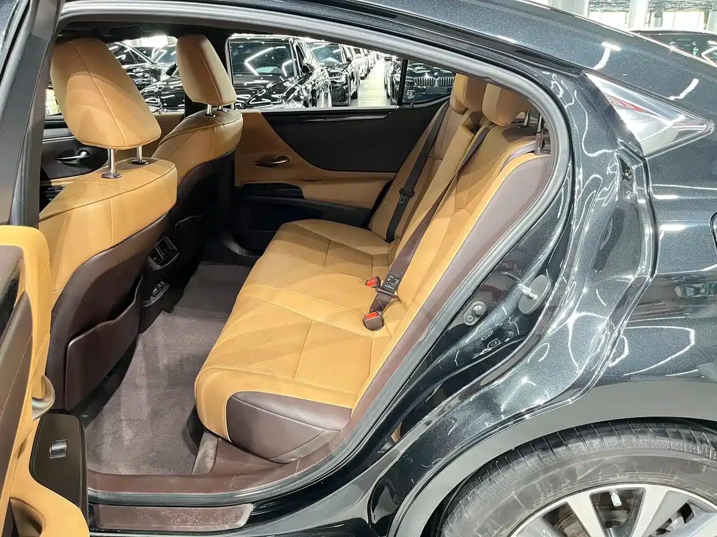 Lexus ES 2020 200 Excellence Edition — миниатюра 6