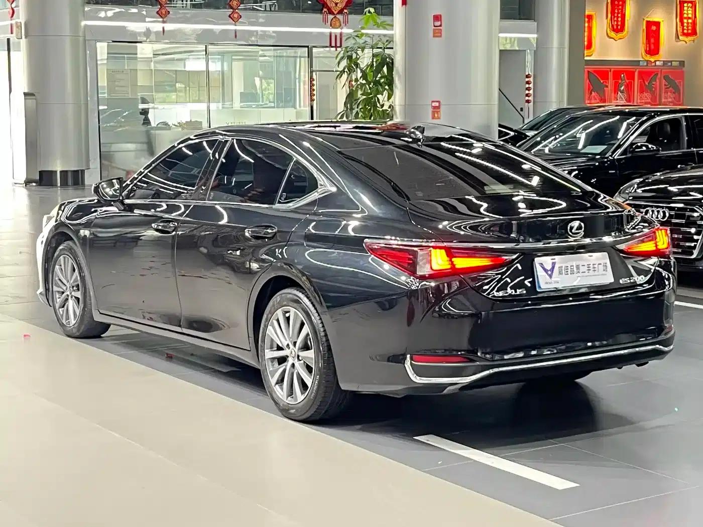 Lexus ES 2020 200 Excellence Edition — миниатюра 8