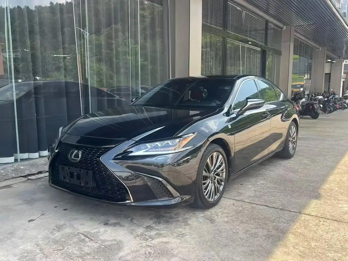 Lexus ES 2018 260 F SPORT (China V emission standard) — миниатюра 1
