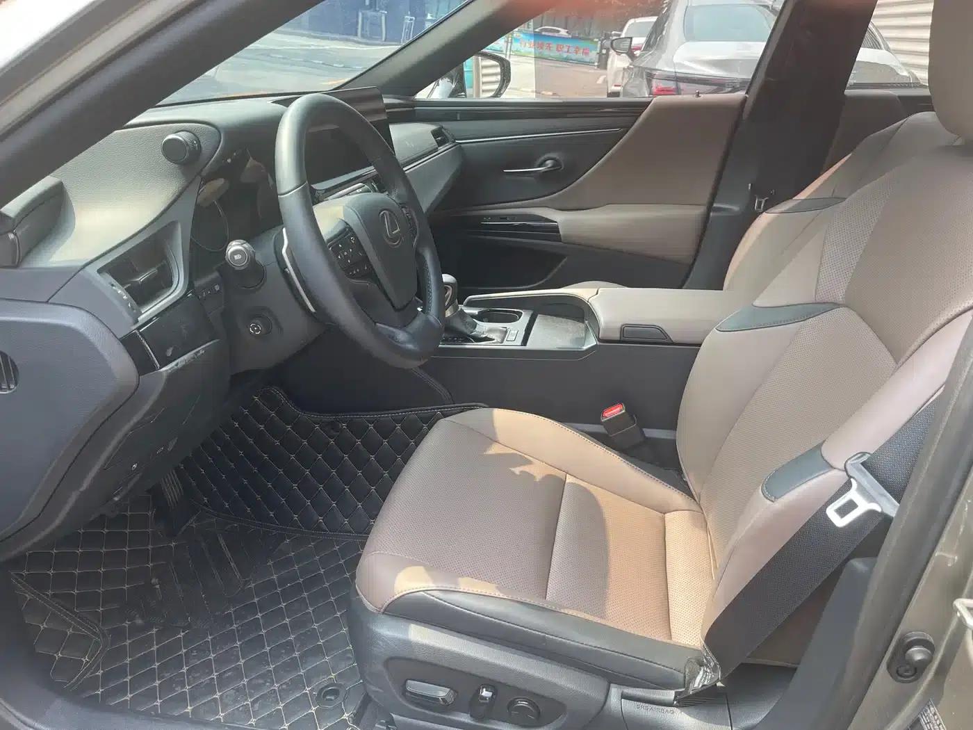 Lexus ES 2022 300h Premium Edition — миниатюра 3