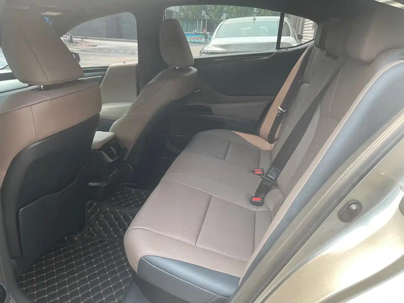 Lexus ES 2022 300h Premium Edition — миниатюра 7