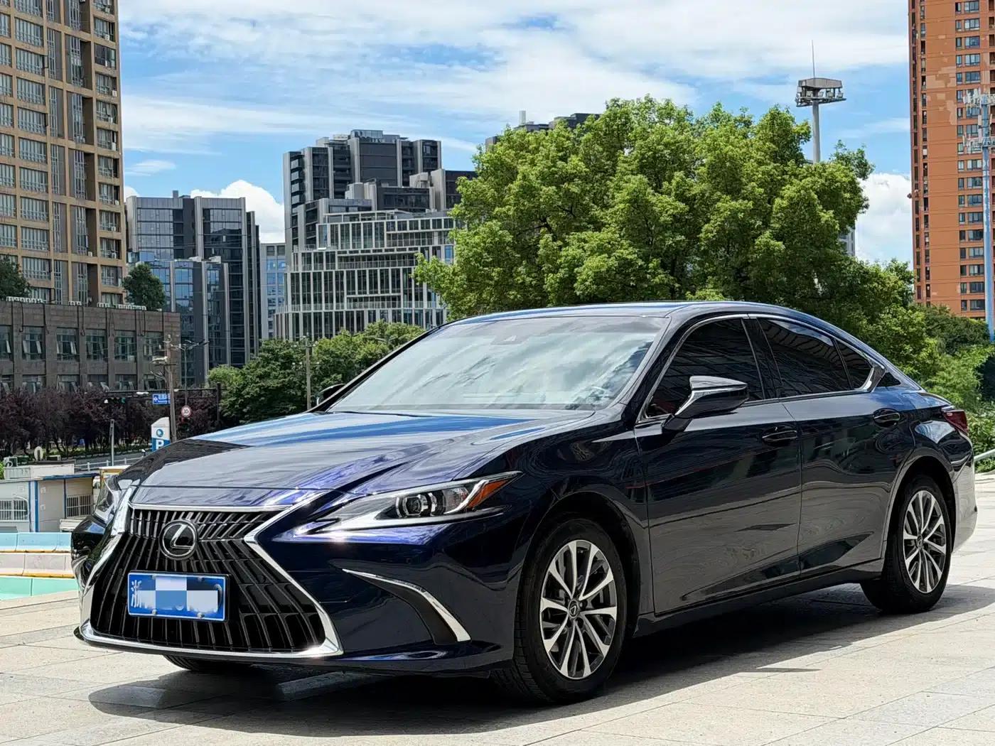 Lexus ES 2022 200 Premium Edition — миниатюра 1