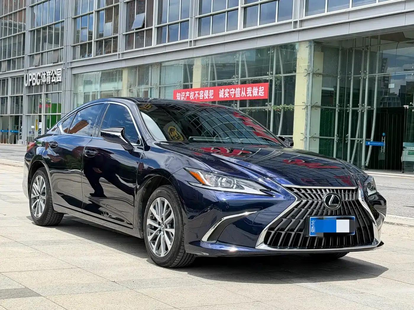 Lexus ES 2022 200 Premium Edition — миниатюра 3
