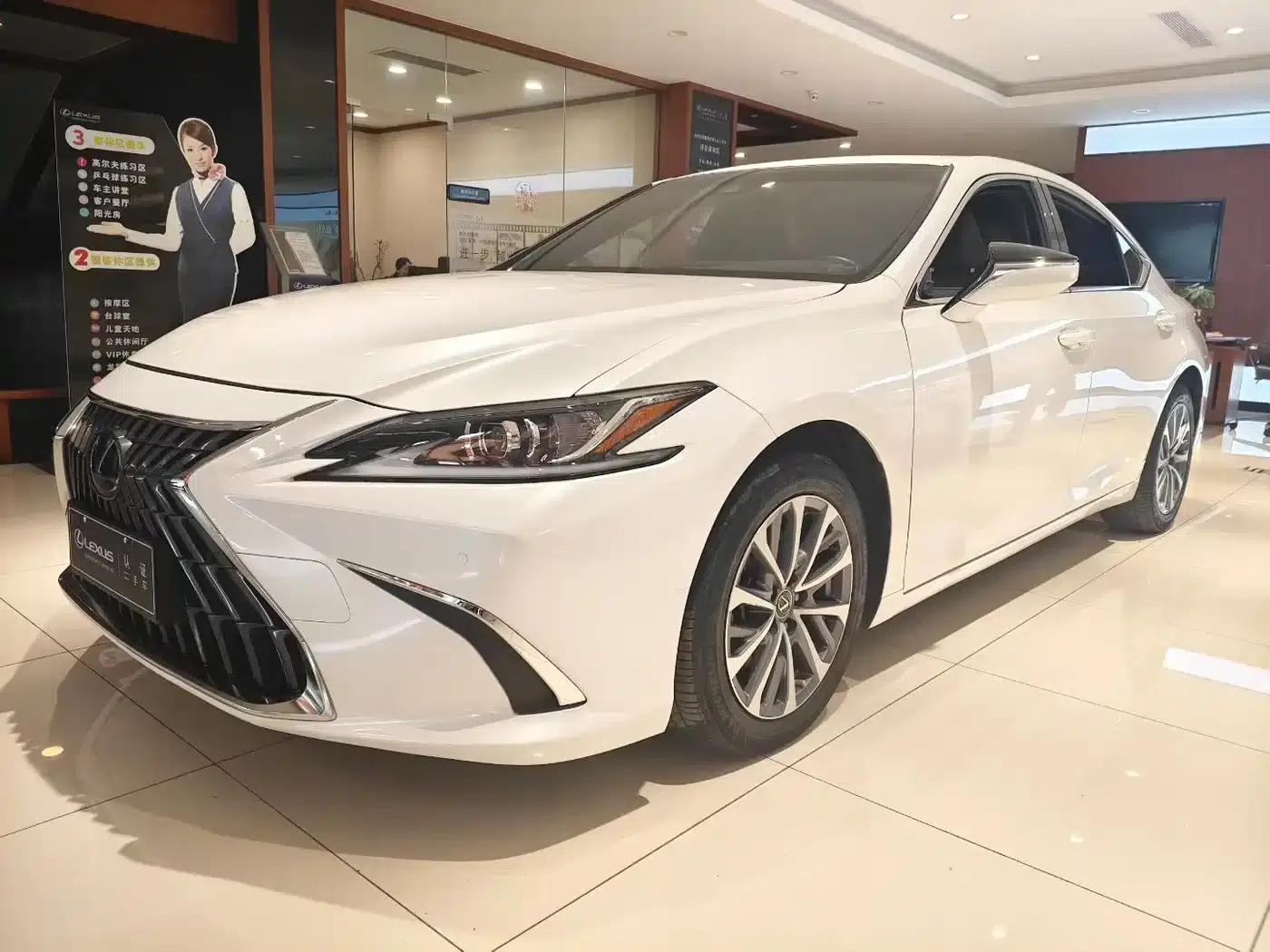 Lexus ES 2023 260 Premium Edition — миниатюра 1