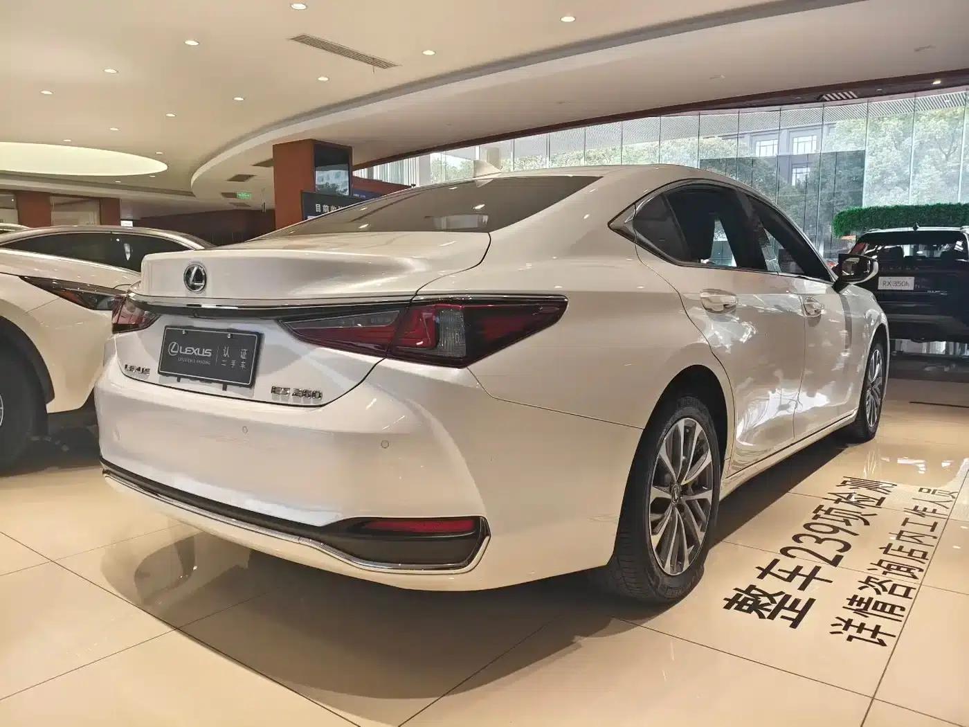 Lexus ES 2023 260 Premium Edition — миниатюра 6