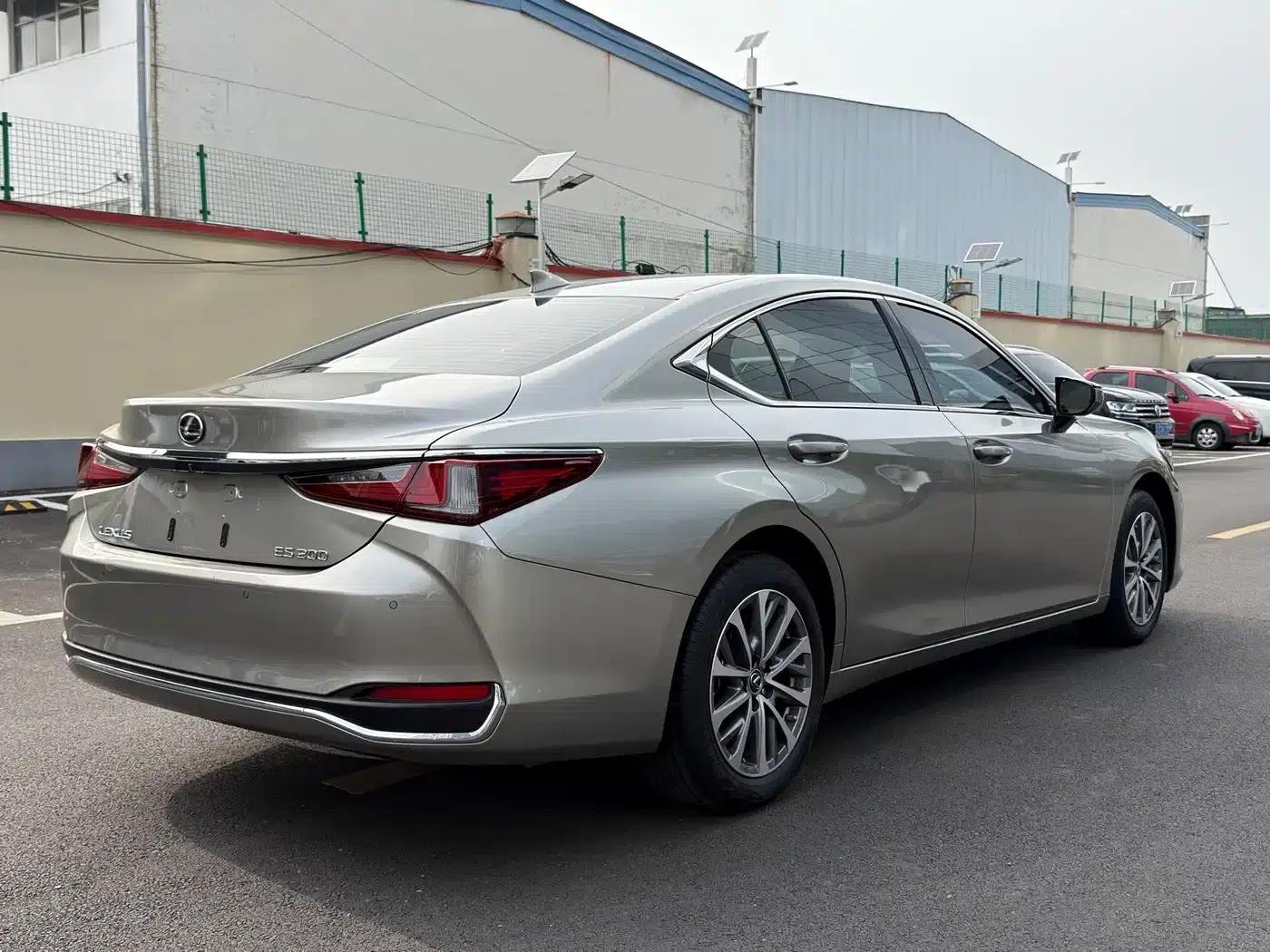 Lexus ES 2023 200 Premium Edition — миниатюра 15