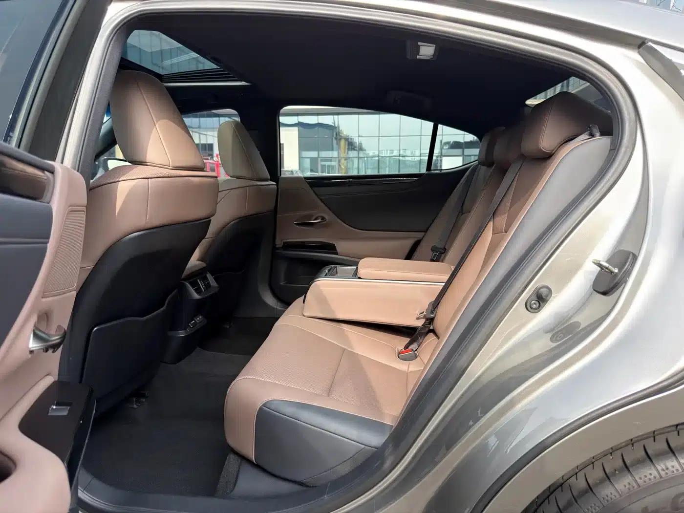 Lexus ES 2023 200 Premium Edition — миниатюра 5