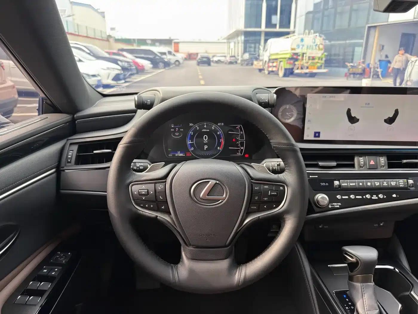 Lexus ES 2023 200 Premium Edition — миниатюра 7