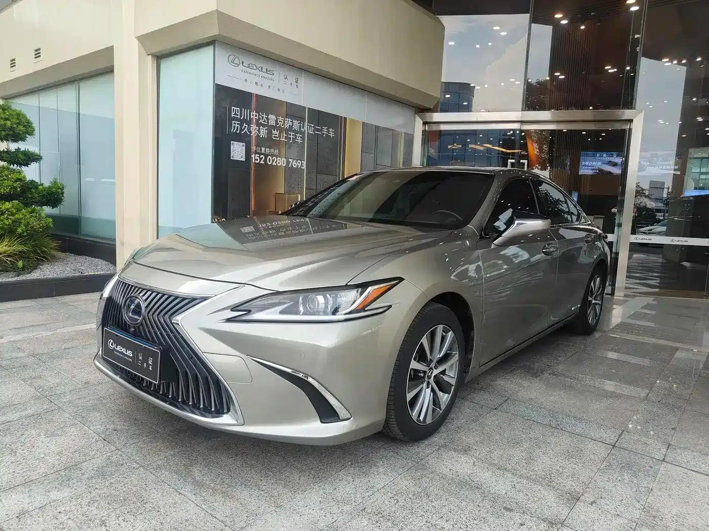Lexus ES 2020 300h Premium Edition — миниатюра 2