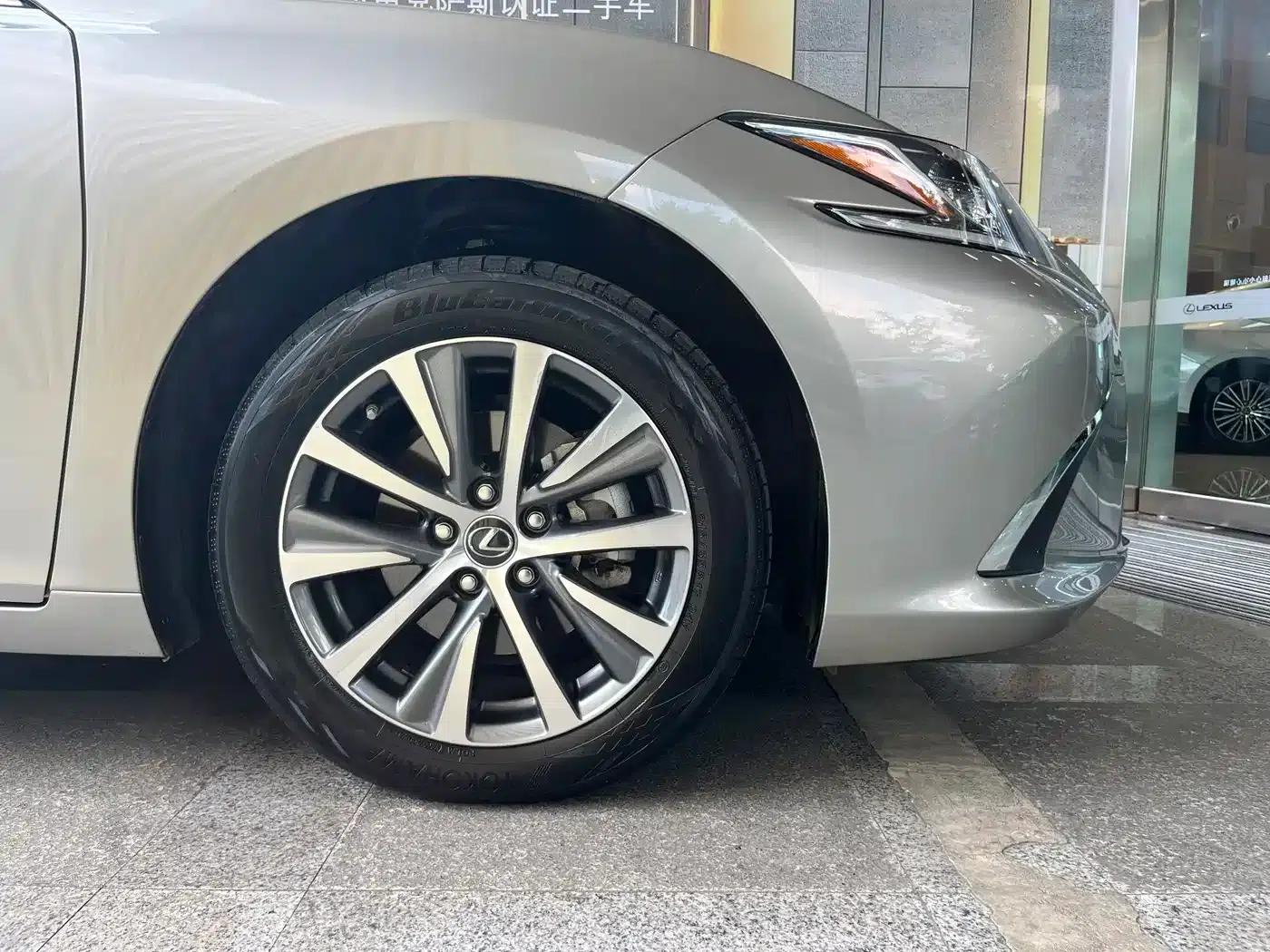 Lexus ES 2020 200 Excellence Edition — миниатюра 7