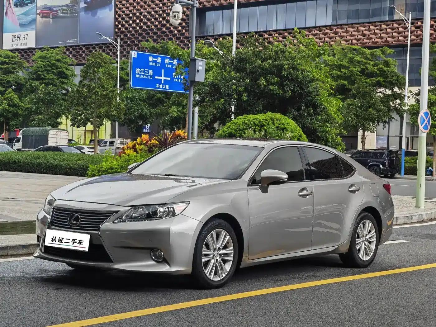 Lexus ES 2014 250 Elite Edition — миниатюра 1