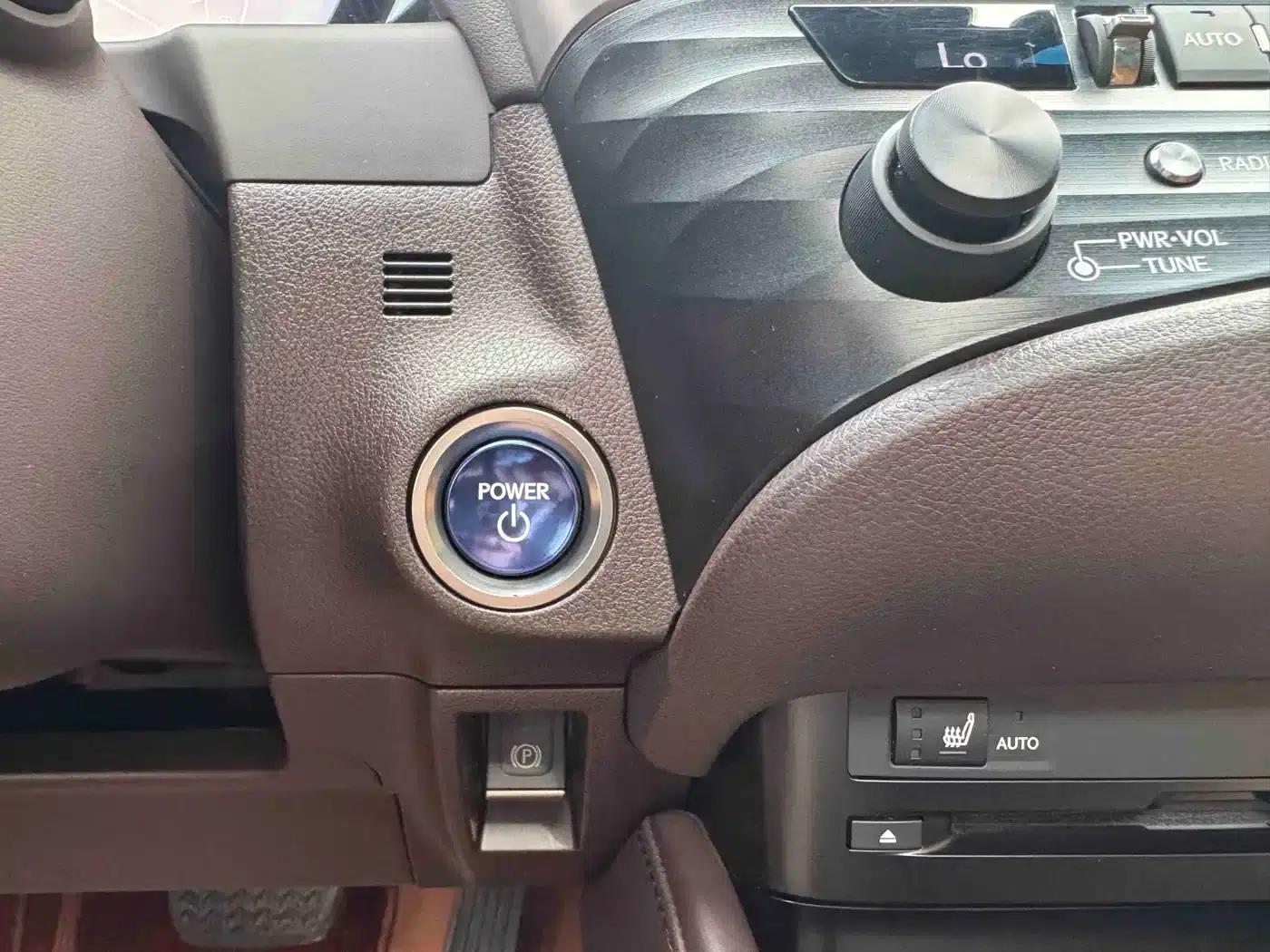 Lexus ES 2018 300h Premium Edition (China V emission standard) — миниатюра 13