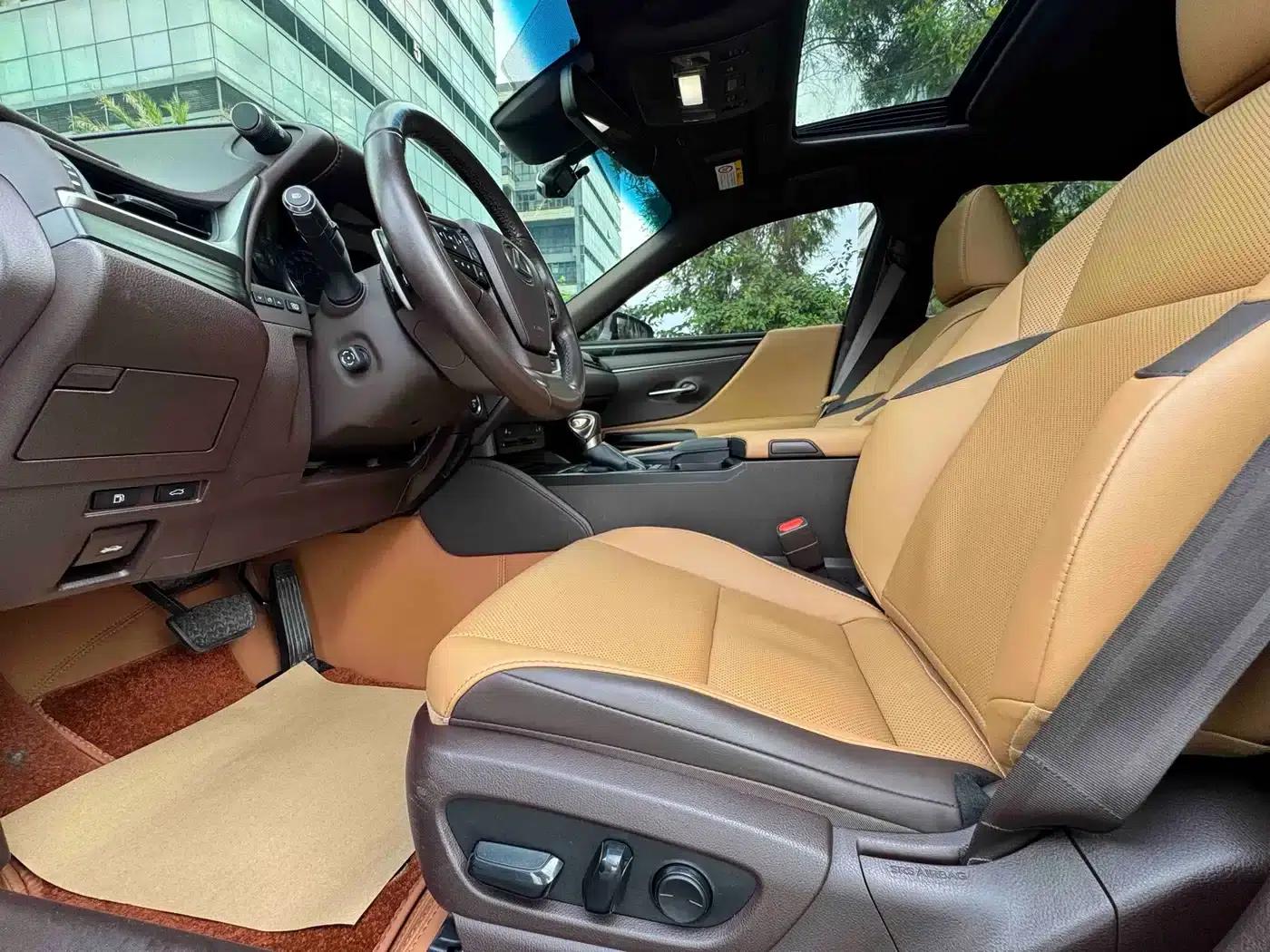 Lexus ES 2018 300h Premium Edition (China V emission standard) — миниатюра 4