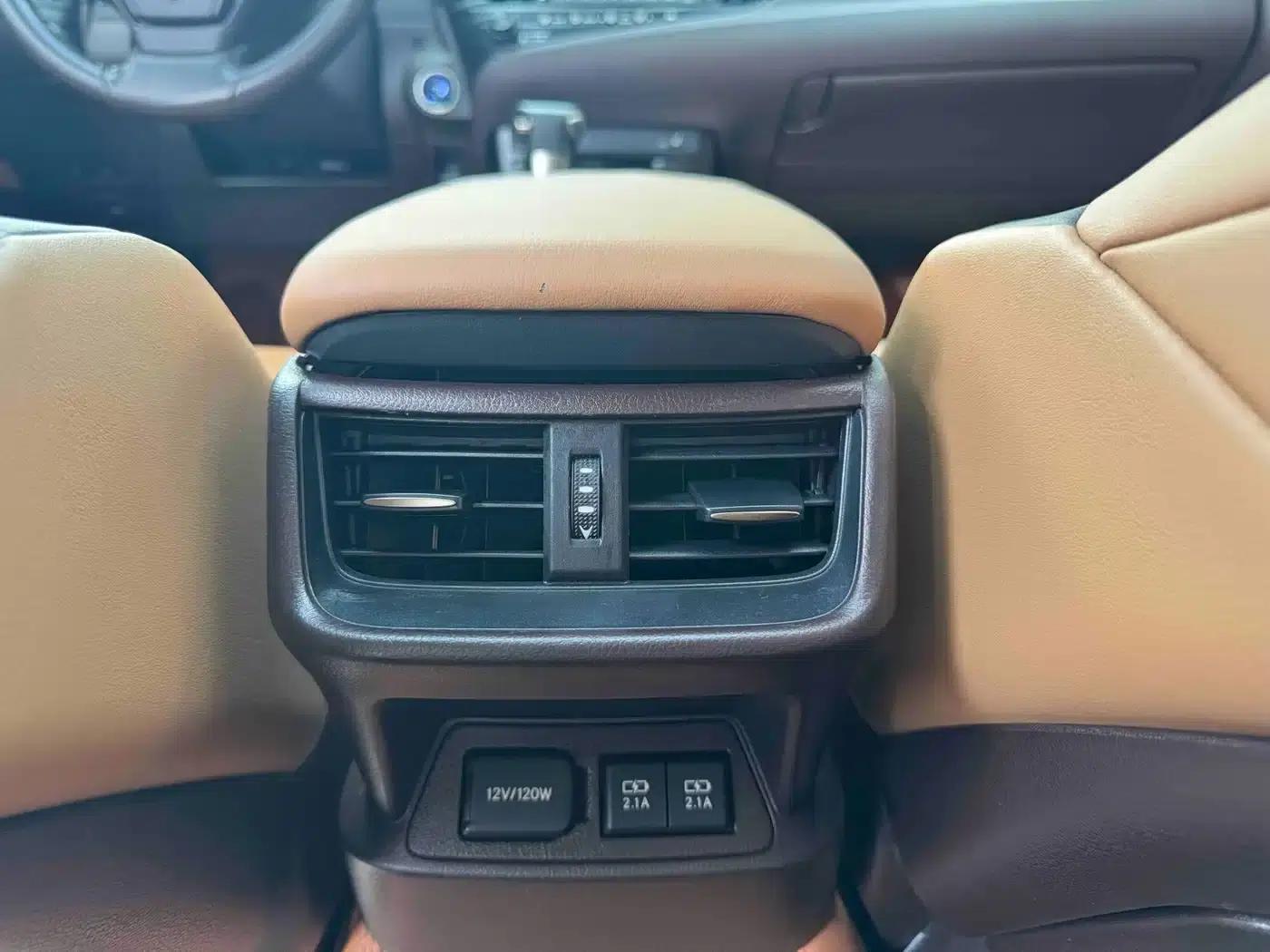 Lexus ES 2018 300h Premium Edition (China V emission standard) — миниатюра 8