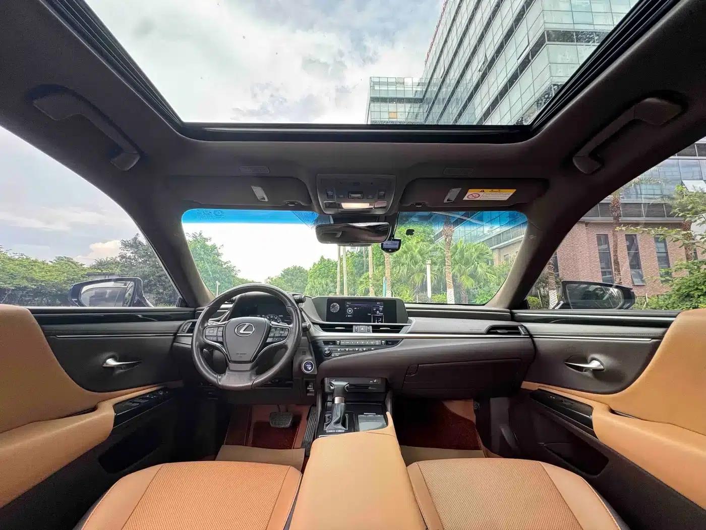 Lexus ES 2018 300h Premium Edition (China V emission standard) — миниатюра 9