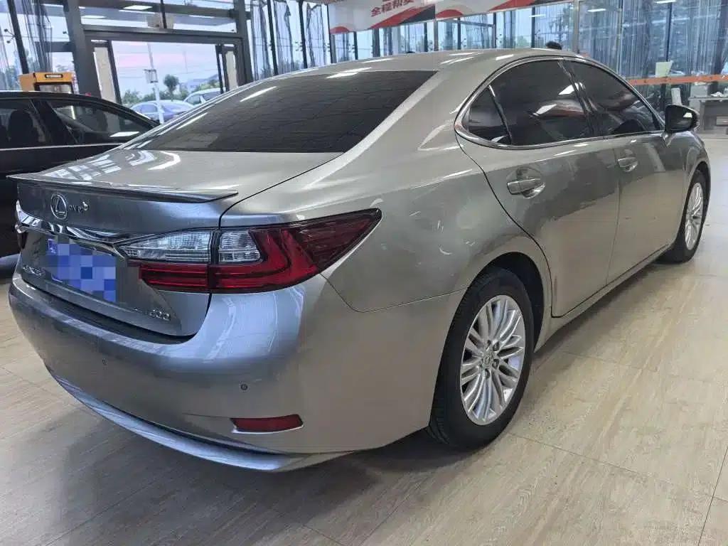 Lexus ES 2015 200 Elite Edition — миниатюра 4