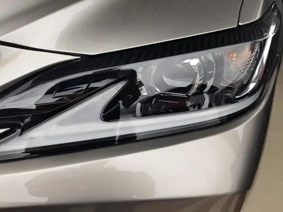 Lexus ES 2023 200 Premium Edition — миниатюра 5