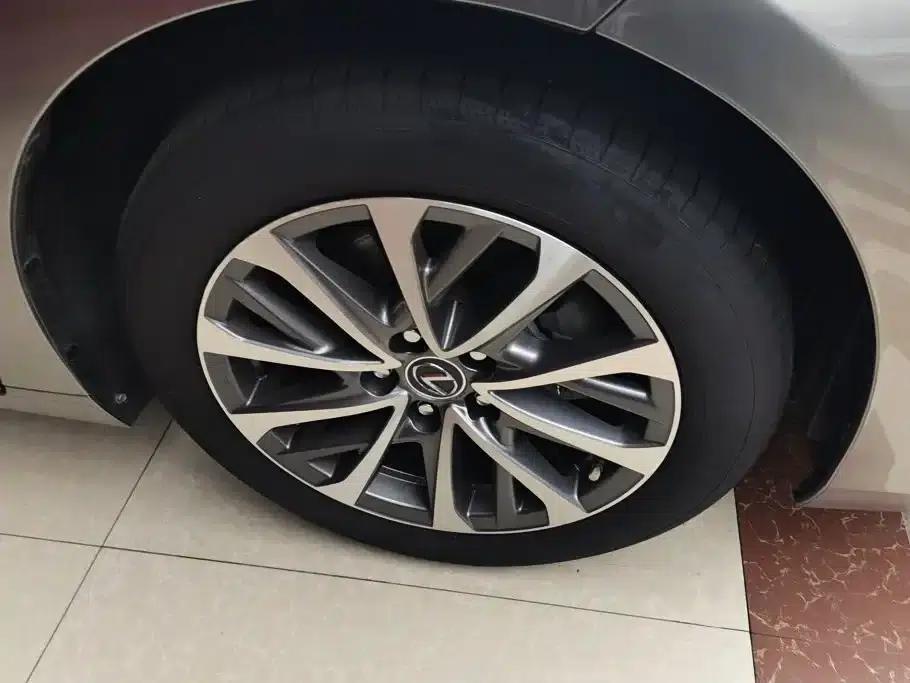 Lexus ES 2023 200 Premium Edition — миниатюра 6