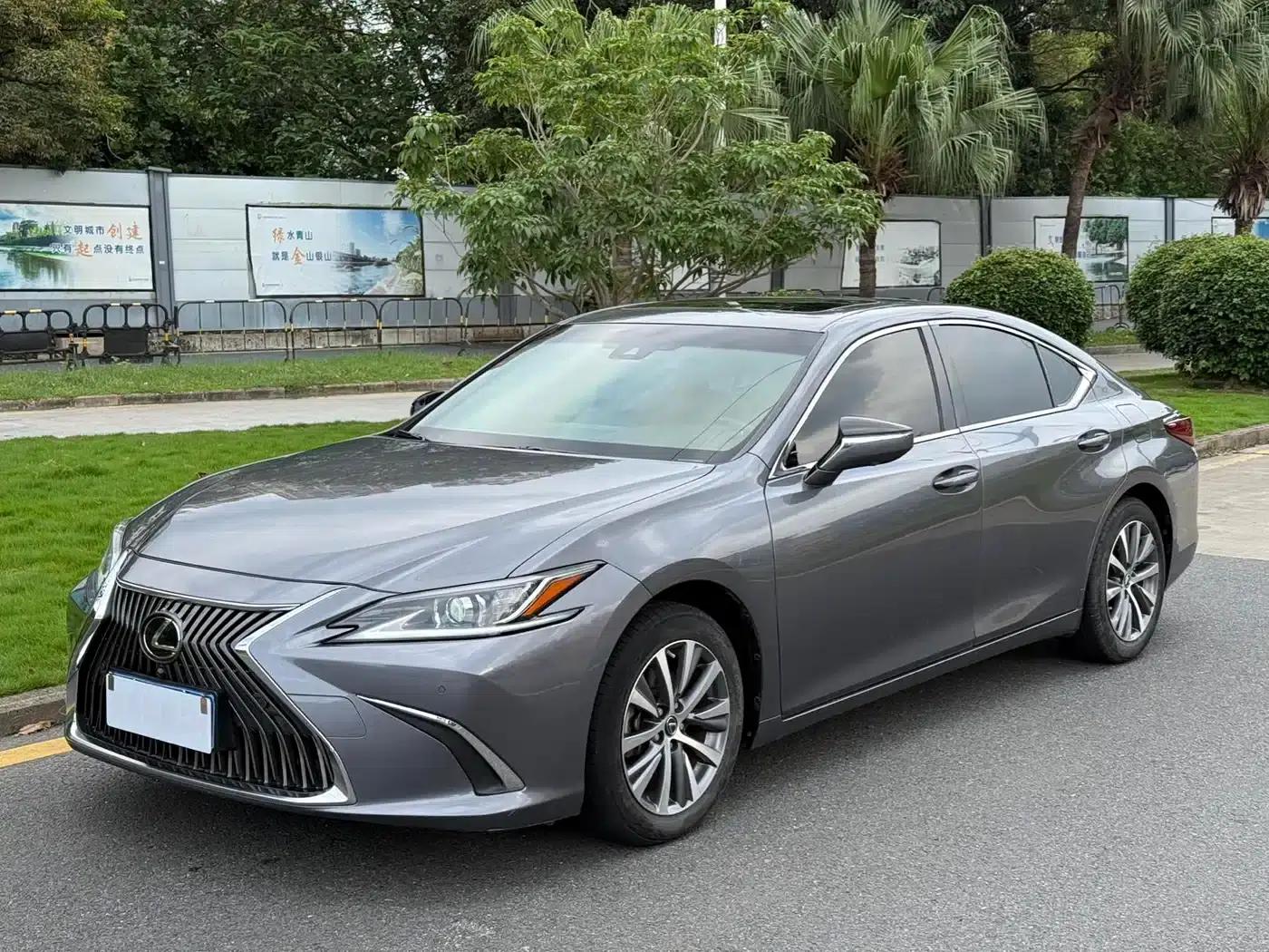 Lexus ES 2020 200 Excellence Edition — миниатюра 1