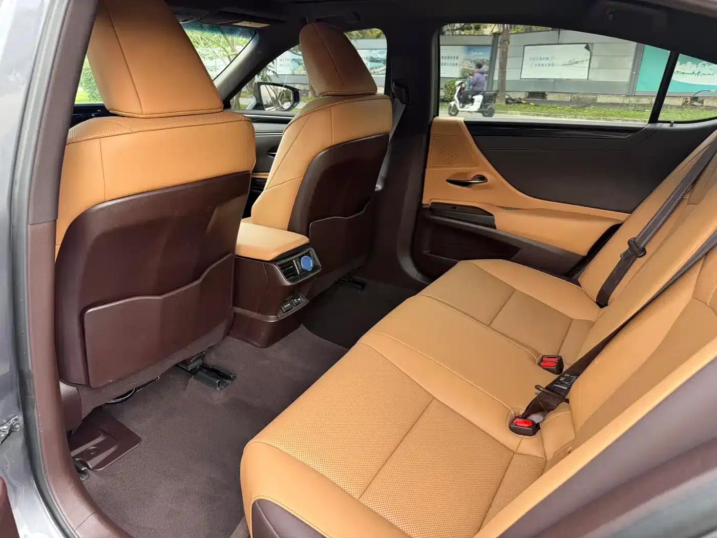 Lexus ES 2020 200 Excellence Edition — миниатюра 8