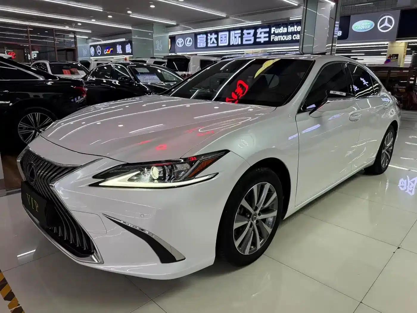 Lexus ES 2020 200 Excellence Edition — миниатюра 2