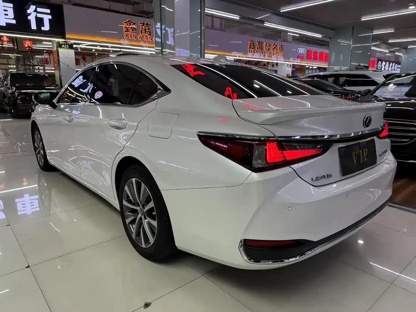 Lexus ES 2020 200 Excellence Edition — миниатюра 4