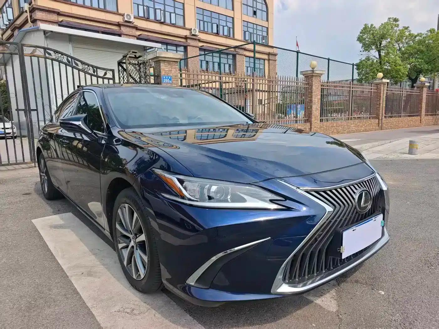 Lexus ES 2021 Model 200 Premium Edition — миниатюра 3