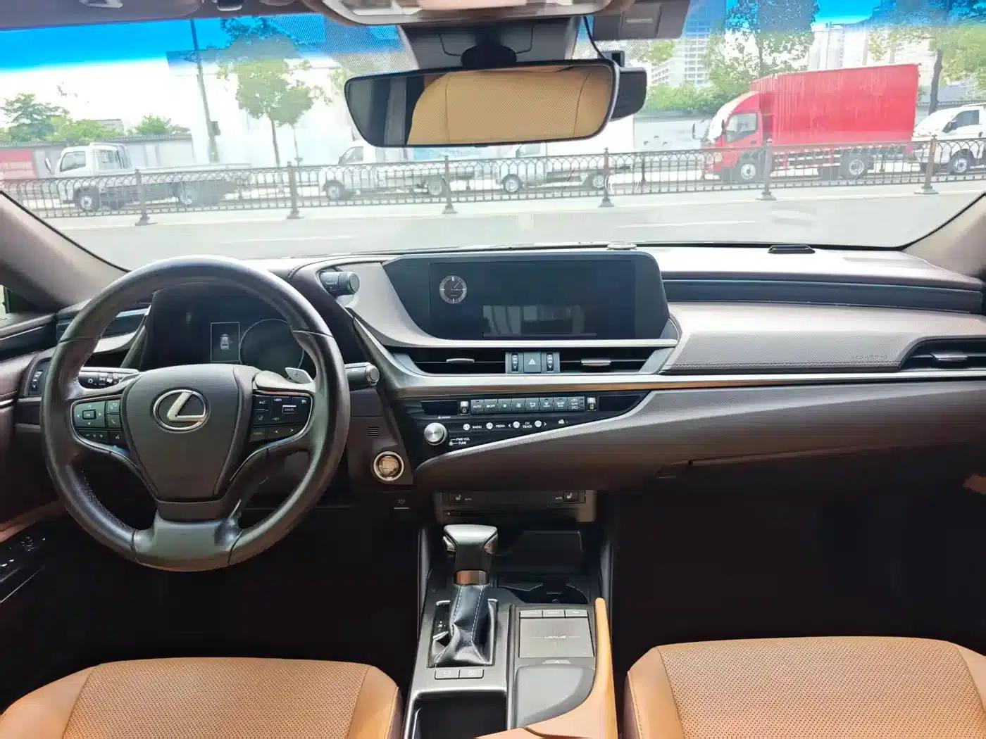 Lexus ES 2021 Model 200 Premium Edition — миниатюра 9