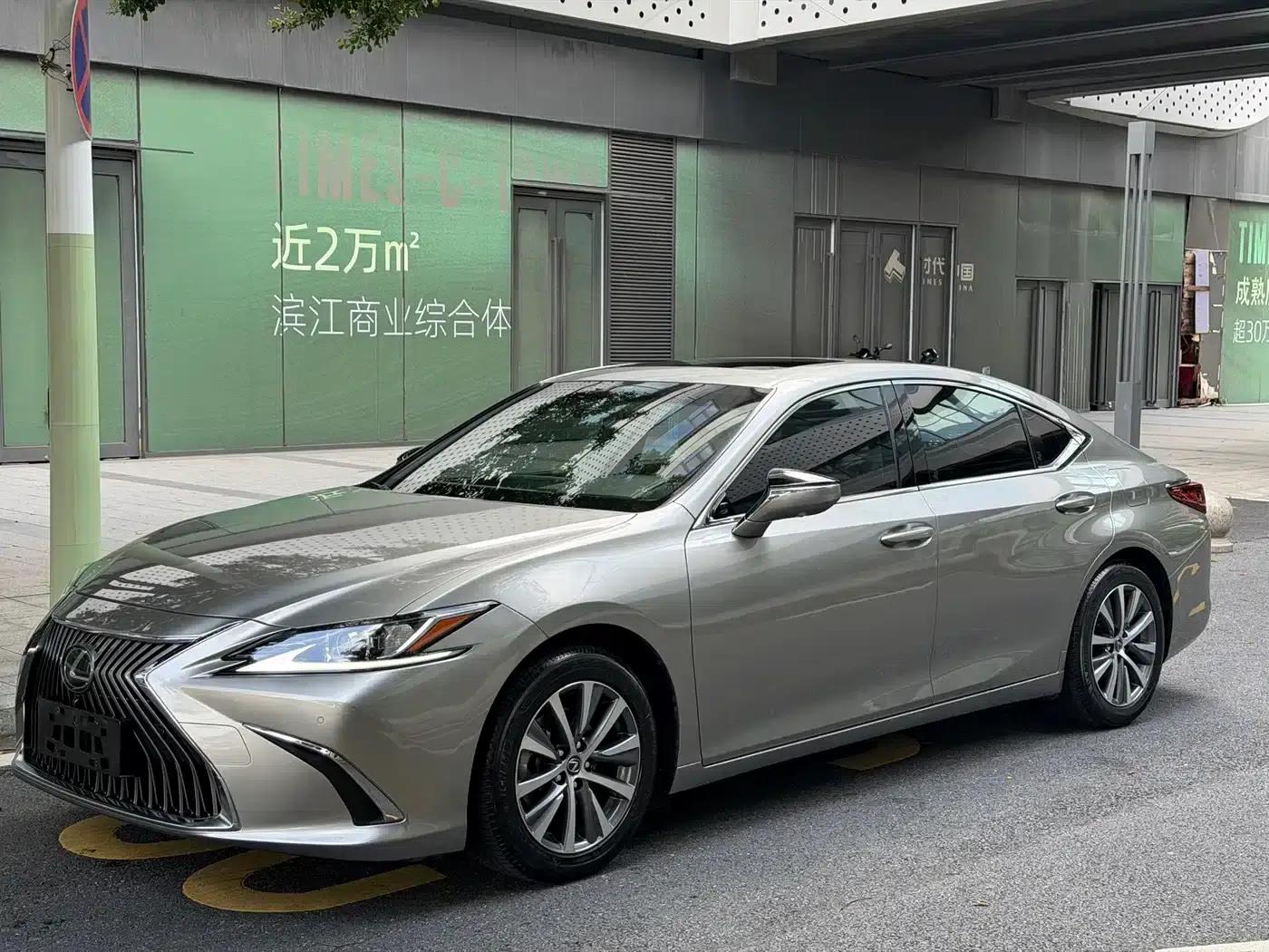 Lexus ES 2020 260 Premium Edition — миниатюра 1