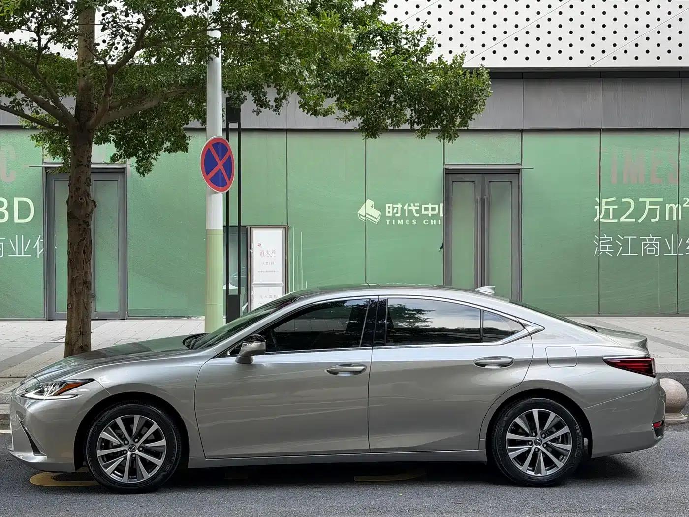 Lexus ES 2020 260 Premium Edition — миниатюра 16