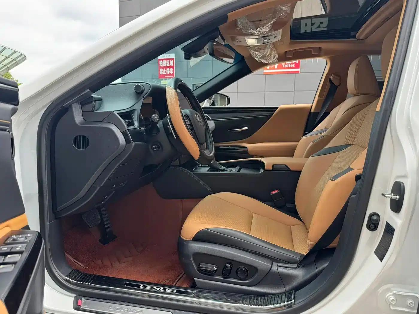 Lexus ES 2023 200 Premium Edition — миниатюра 4