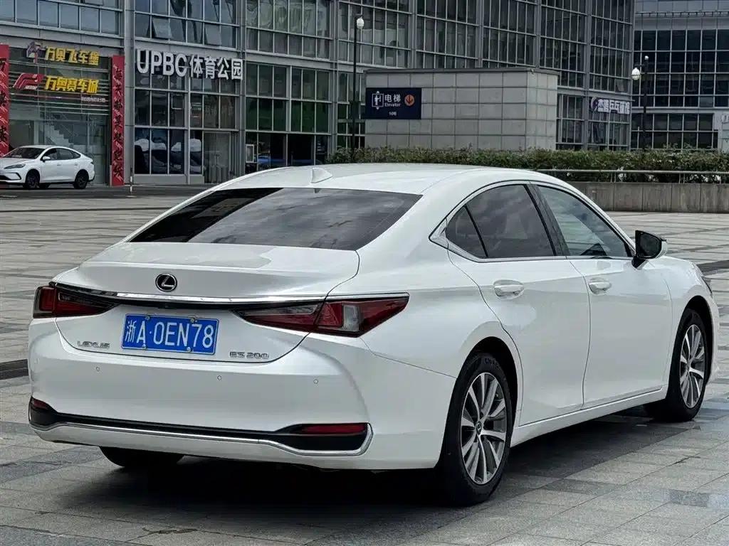 Lexus ES 2020 200 Excellence Edition — миниатюра 12
