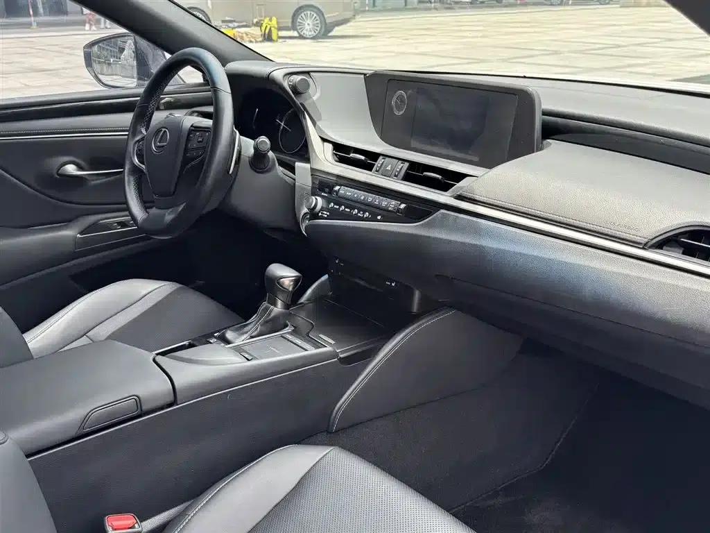 Lexus ES 2020 200 Excellence Edition — миниатюра 13