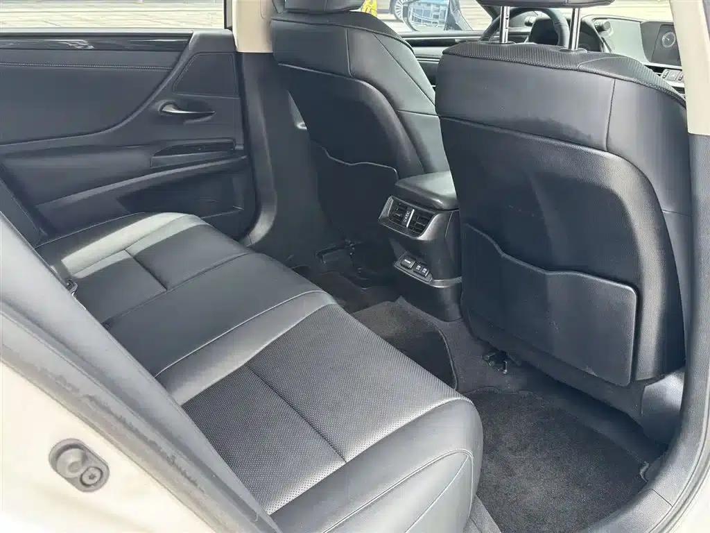 Lexus ES 2020 200 Excellence Edition — миниатюра 15