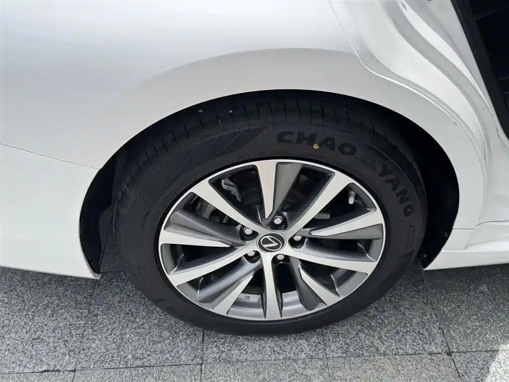 Lexus ES 2020 200 Excellence Edition — миниатюра 16